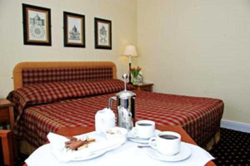 The Bear, Cowbridge Hotel Exterior foto